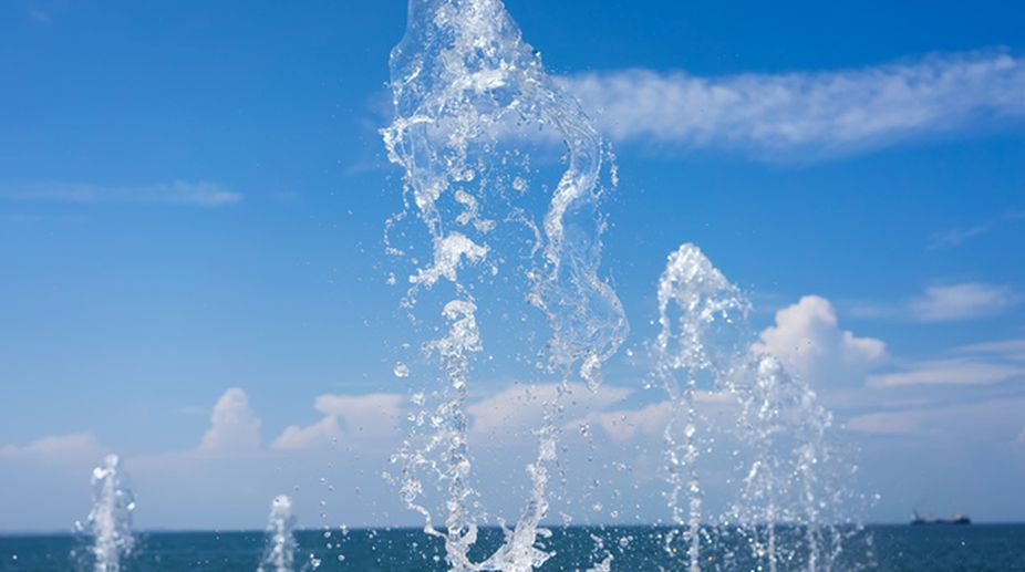 باحثون أمريكيون يطورون تقنية مبتكرة تحول الهواء إلى مياه شرب آمنة