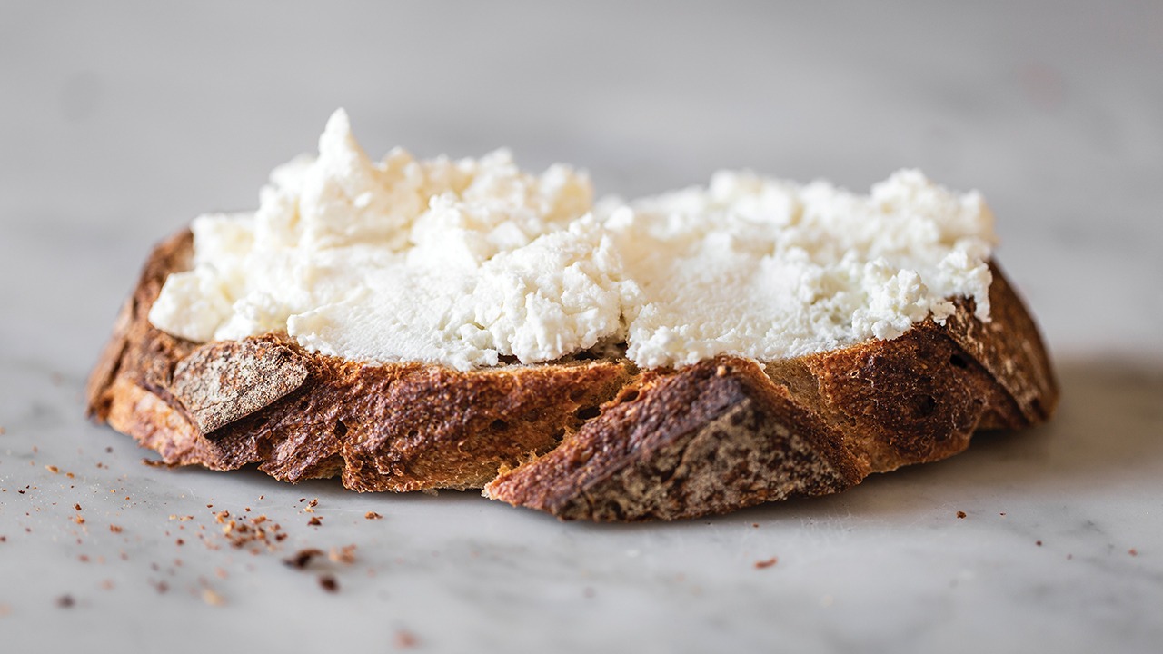 المضافات الغذائية في الجبن المذاب والجبن للدهن مرخصة وآمنة