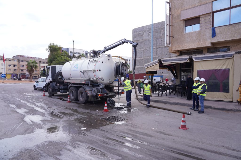 فرق «SRM Casa – Settat» تعكف على تصريف مياه الأمطار في برشيد