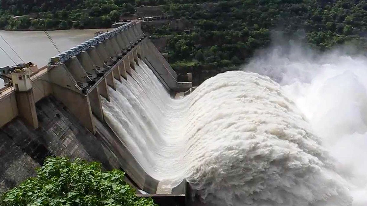 نزار بركة: التساقطات تدعم السدود وترفع إنتاج الطاقة النظيفة